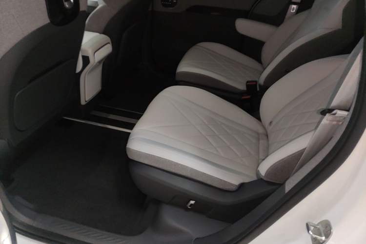 Used ARCFOX Kaola 2023 Parent-Child Edition Pro Left Rear Seat