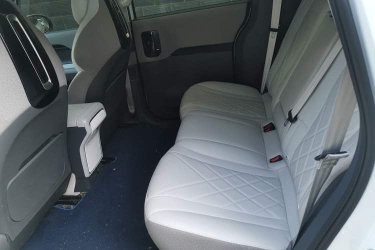 Used ARCFOX Kaola 2023 Family Edition Pro Left Rear Seat