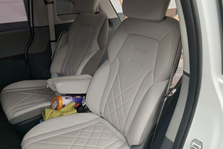 Used ARCFOX Kaola 2023 Family Edition Left Rear Seat