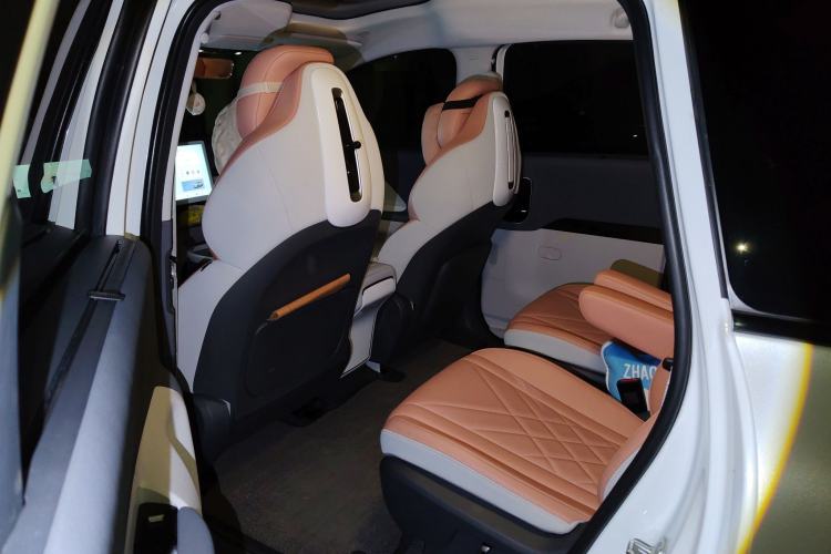 Used ARCFOX Kaola 2023 Family Edition Left Rear Seat