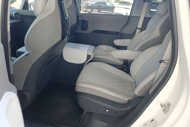 Used ARCFOX Kaola 2023 Parent-Child Edition Left Rear Seat