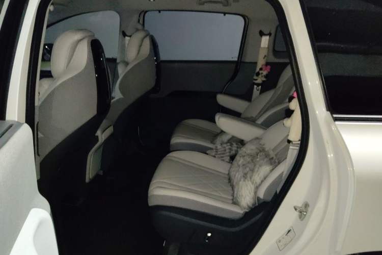 Used ARCFOX Kaola 2023 Family Edition Pro Left Rear Seat