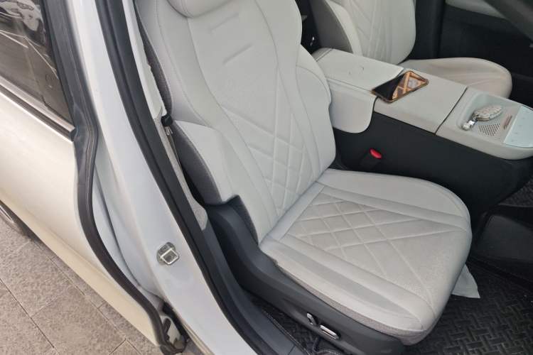 Used ARCFOX Kaola 2023 Parent-Child Edition Pro Right Front Seat