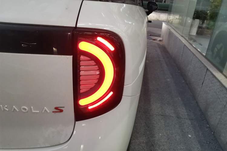Used ARCFOX Kaola 2023 Parent-Child Edition Right Rear Taillight