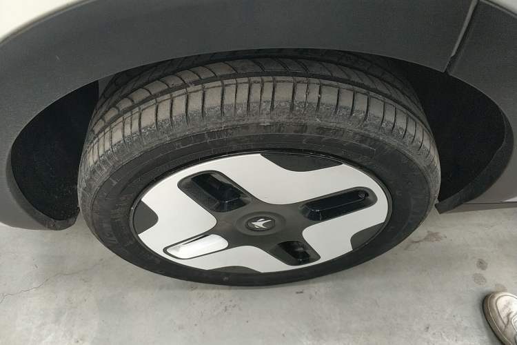 Used ARCFOX Kaola 2023 Family Edition Right Rear Wheel Hub