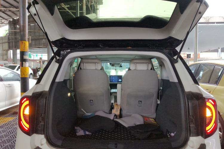 Used ARCFOX Kaola 2023 Family Edition Trunk