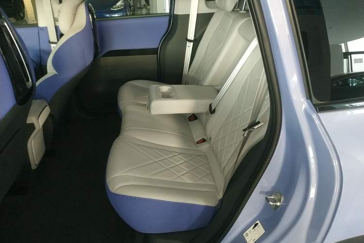 Used ARCFOX Kaola 2024 Family Edition AIR Left Rear Seat