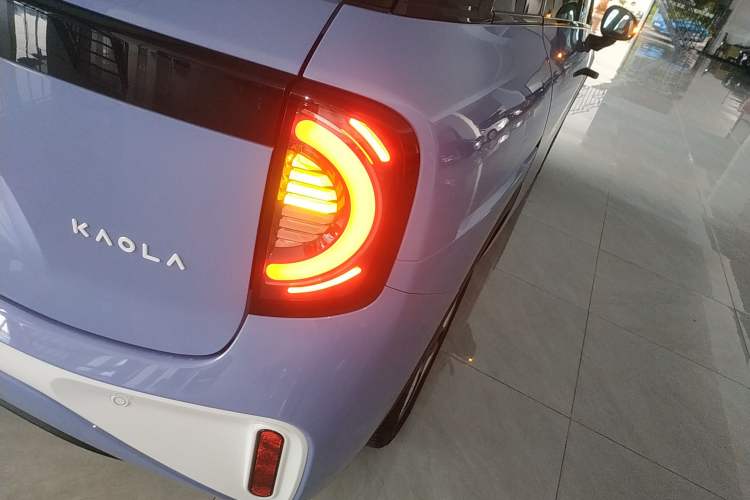 Used ARCFOX Kaola 2024 Family Edition AIR Right Rear Taillight