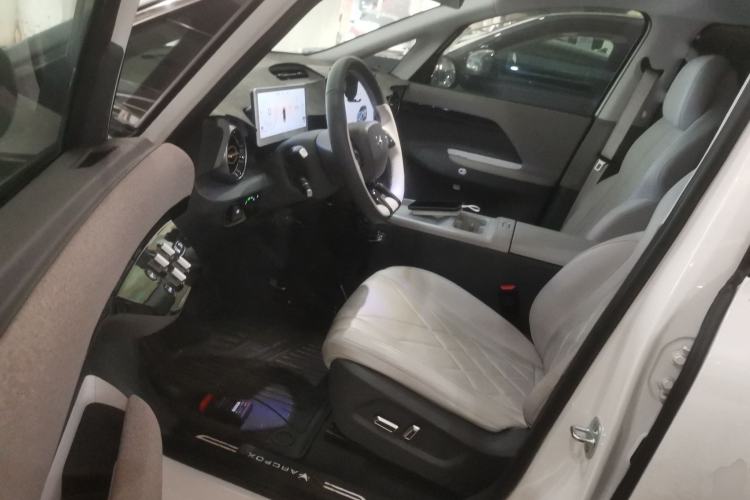 Used ARCFOX Kaola 2024 Family Edition AIR Interior 3