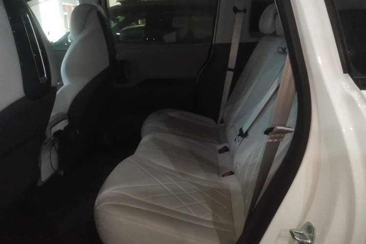 Used ARCFOX Kaola 2024 Family Edition AIR Interior 4