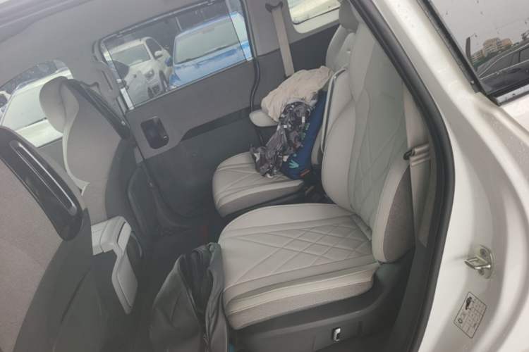 Used ARCFOX Kaola 2024 Family Edition AIR Left Rear Seat