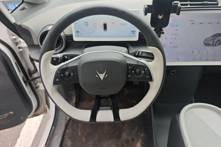 Used ARCFOX Kaola 2024 Family Edition AIR Steering Wheel