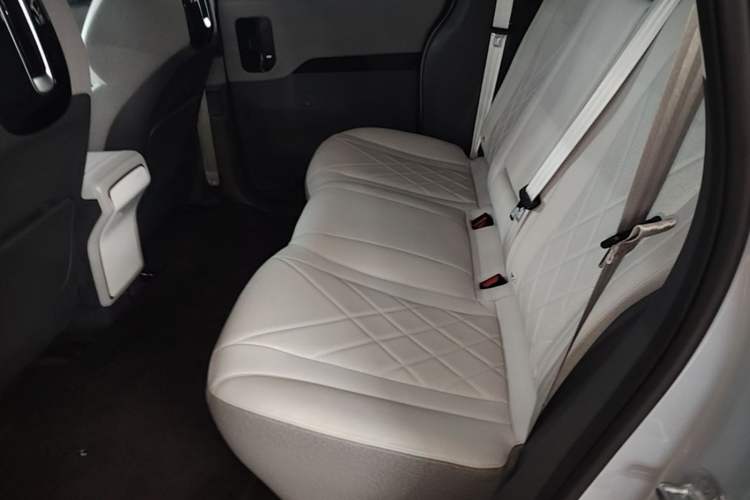 Used ARCFOX Kaola S 2024 PRO Left Rear Seat