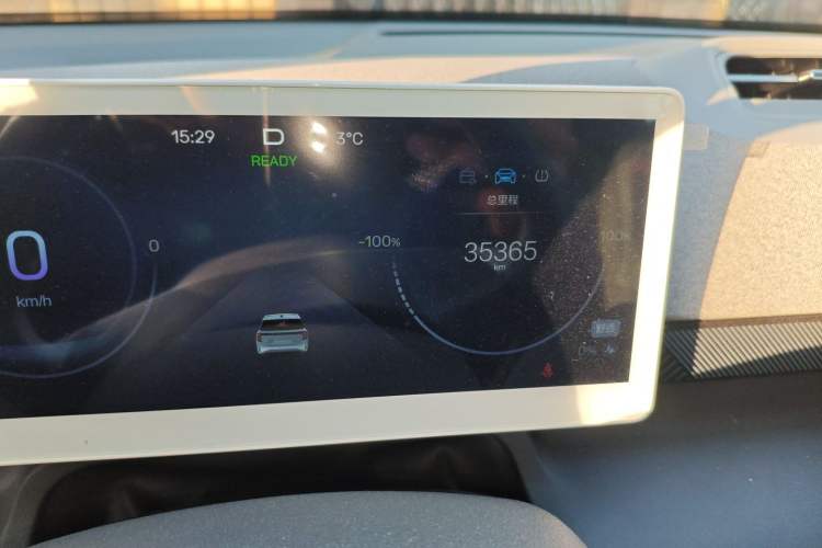 Used ARCFOX Kaola S 2024 AIR Odometer Close Up