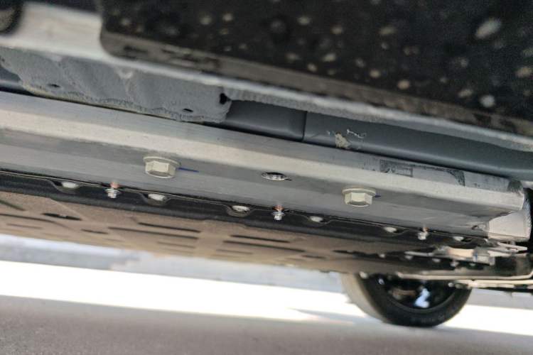 Used ARCFOX Kaola S 2024 AIR Right Side Sill