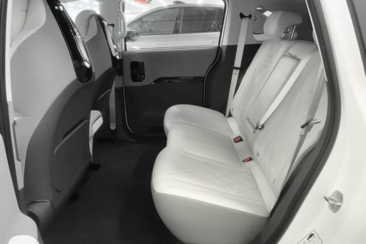 Used ARCFOX Kaola S 2024 AIR Interior 4