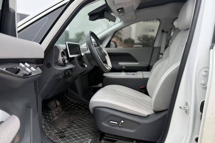Used ARCFOX Kaola S 2024 AIR Interior 5