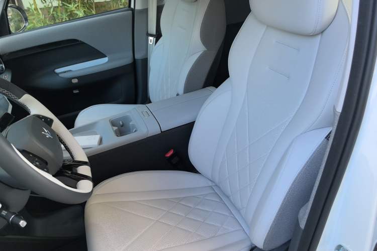 Used ARCFOX Kaola S 2024 PRO Left Front Seat