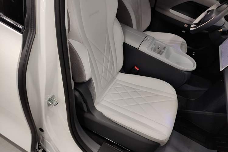 Used ARCFOX Kaola S 2024 AIR Right Front Seat