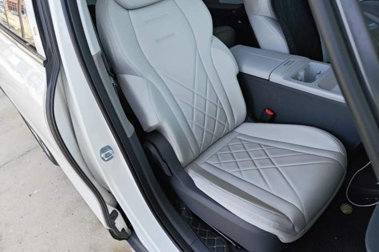 Used ARCFOX Kaola S 2024 AIR Right Front Seat