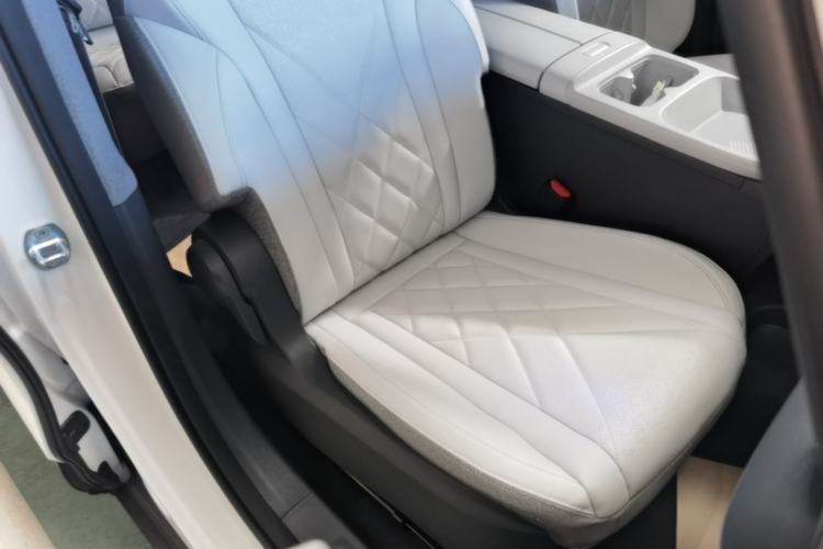 Used ARCFOX Kaola S 2024 PRO Right Front Seat