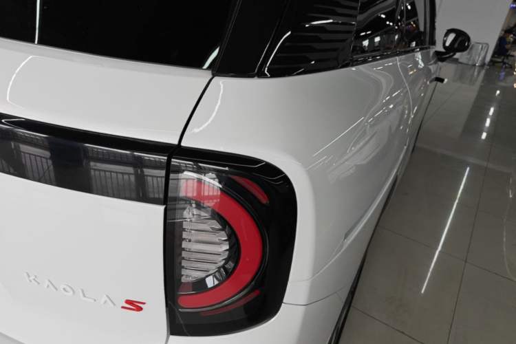 Used ARCFOX Kaola S 2024 AIR Right Rear Taillight