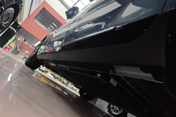 Used ARCFOX T1 2025 Model 425 PLUS Left Side Sill