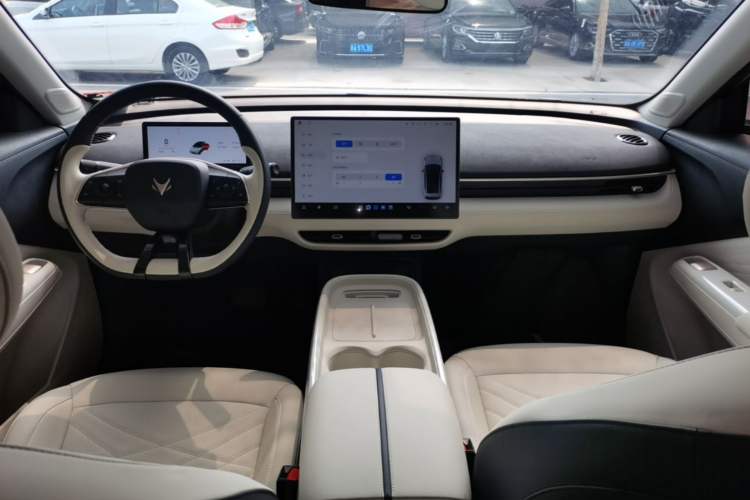 Used ARCFOX T1 2025 Model 425 PRO Center Console