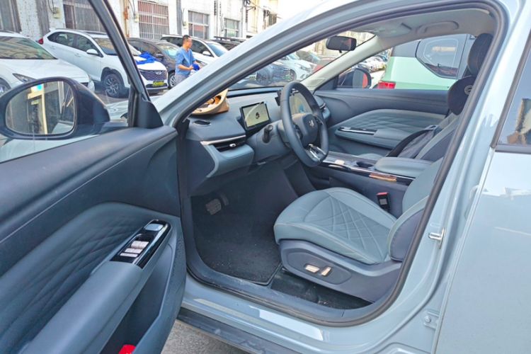 Used ARCFOX T1 2025 Model 425 PRO Interior 2