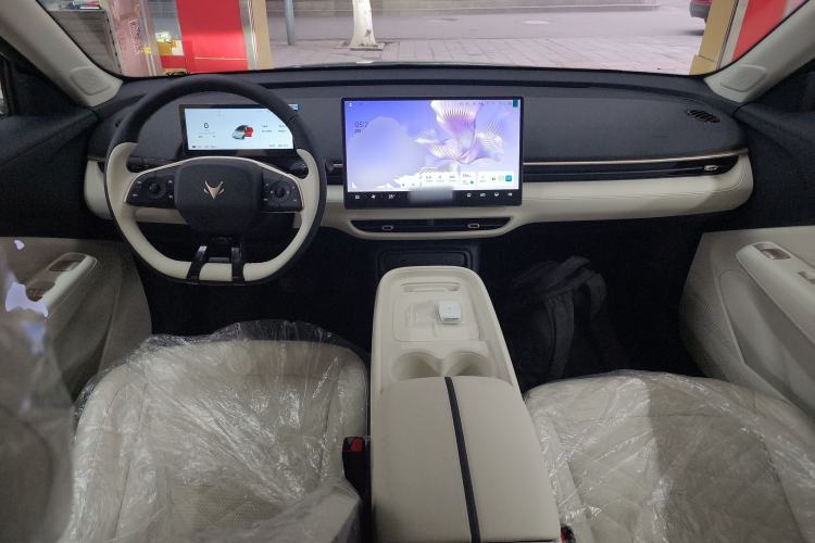 Used ARCFOX T1 2025 Model 425 PLUS Interior 2