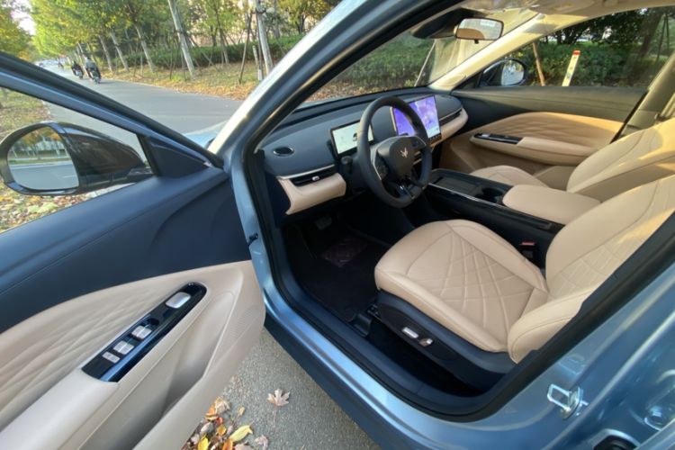 Used ARCFOX T1 2025 Model 425 MAX Interior 4