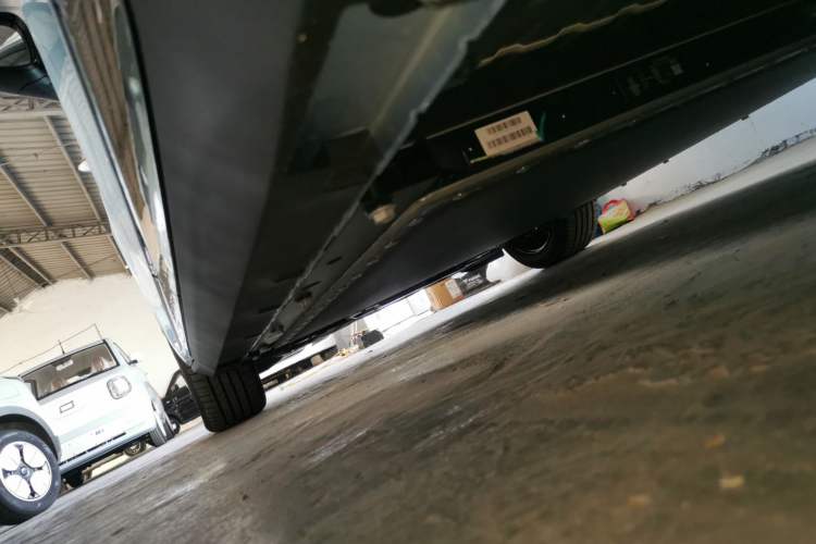 Used ARCFOX T1 2025 Model 425 PRO Left Side Sill