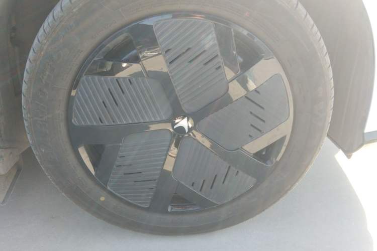 Used ARCFOX T1 2025 Model 425 PRO Right Front Wheel Hub