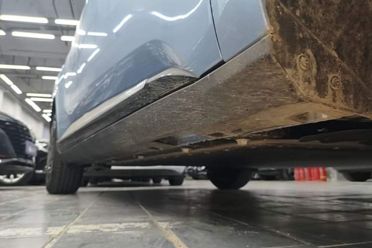 Used ARCFOX T1 2025 Model 425 PRO Right Side Sill