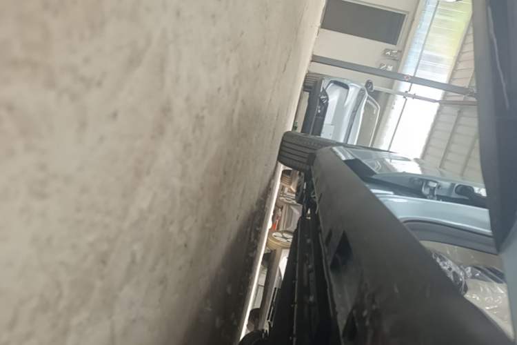 Used ARCFOX T1 2025 Model 320 PRO Right Side Sill