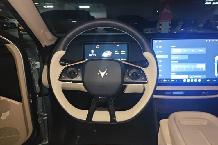 Used ARCFOX T1 2025 Model 425 MAX Steering Wheel