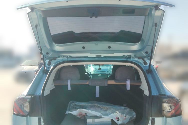 Used ARCFOX T1 2025 Model 425 PRO Trunk