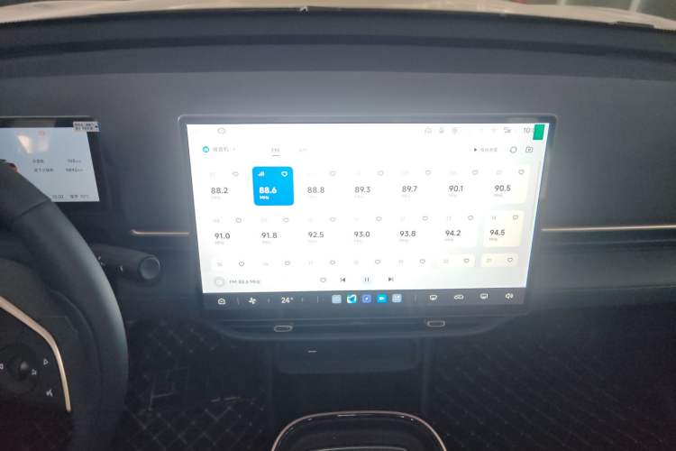 Used ARCFOX T1 2025 Model 425 PLUS Audio And AC Panel