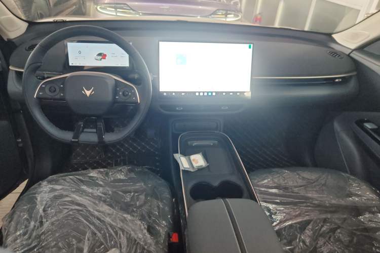 Used ARCFOX T1 2025 Model 425 PLUS Center Console