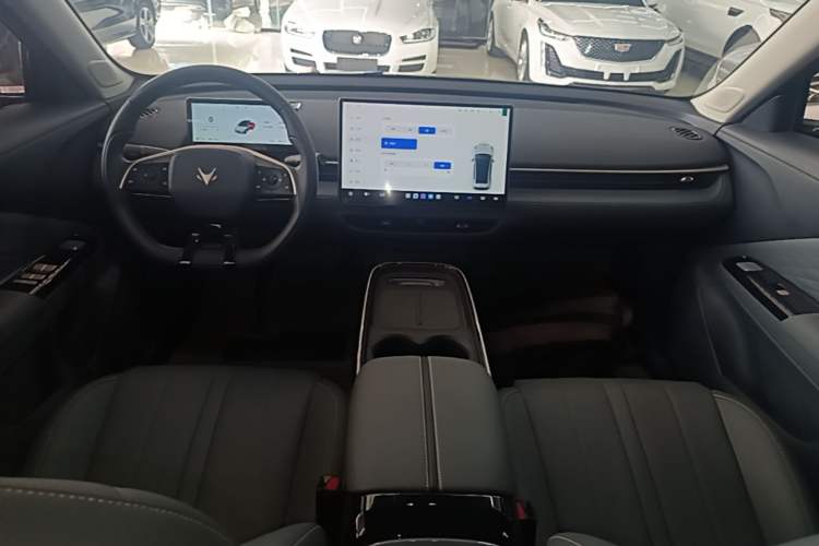 Used ARCFOX T1 2025 Model 425 PRO Center Console