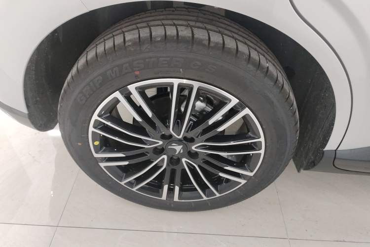 Used ARCFOX T1 2025 Model 425 PLUS Exterior 8