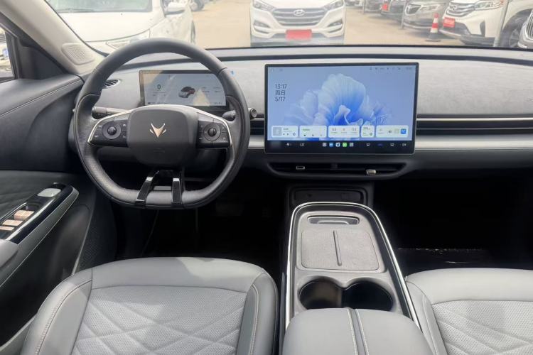 Used ARCFOX T1 2025 Model 425 PRO Interior 3