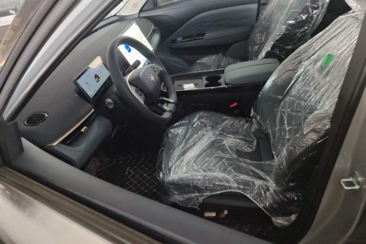 Used ARCFOX T1 2025 Model 425 PLUS Left Front Seat