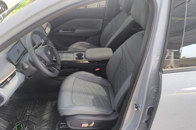 Used ARCFOX T1 2025 Model 425 MAX Left Front Seat