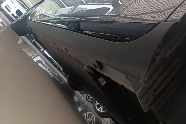 Used ARCFOX T1 2025 Model 425 PRO Left Side Sill