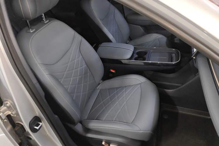 Used ARCFOX T1 2025 Model 425 PLUS Right Front Seat