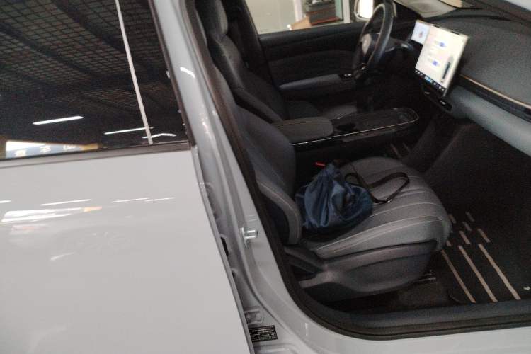 Used ARCFOX T1 2025 Model 425 PRO Right Front Seat