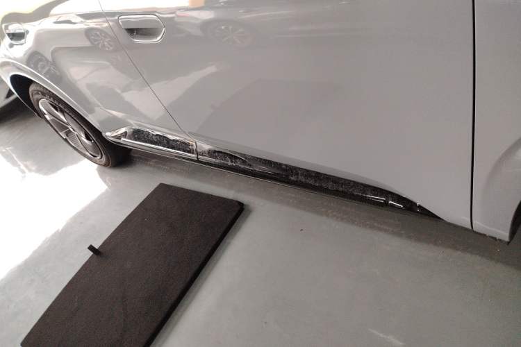 Used ARCFOX T1 2025 Model 425 PRO Right Side Sill