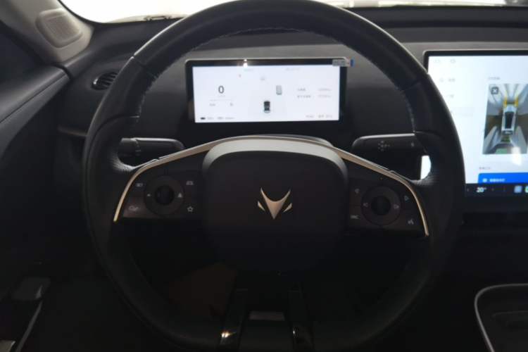 Used ARCFOX T1 2025 Model 425 MAX Steering Wheel