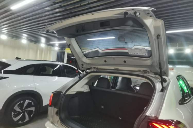 Used ARCFOX T1 2025 Model 320 PRO Trunk